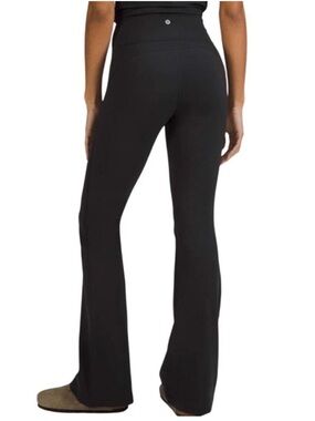 Lululemon Groove High Rise
Flare Pant Nulu Black Size 2, 32” inseam